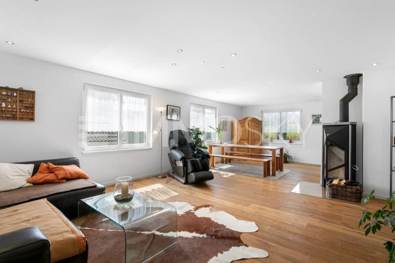 Heimeliger Wohnbereich mit Schwedenofen - 7.5 pièces Maison individuelle a Amriswil