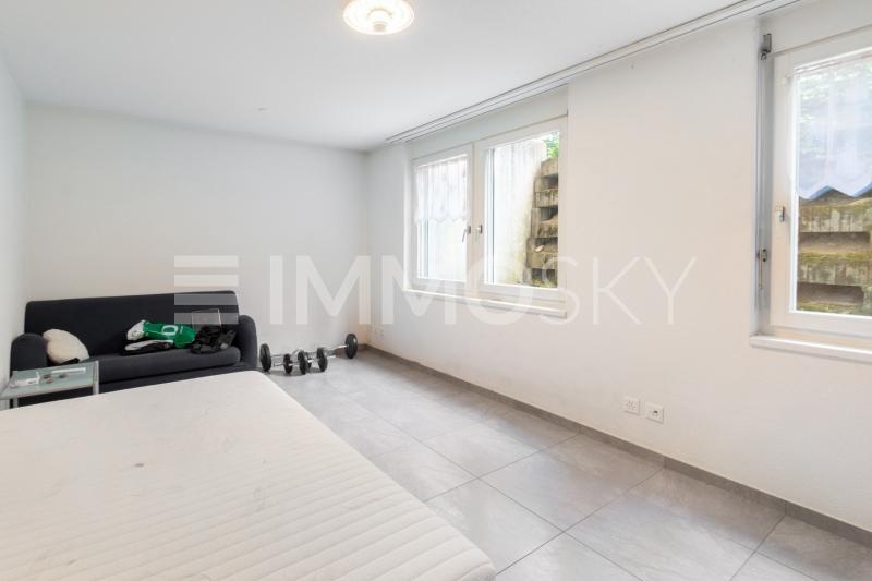 Helle und geräumige Räume - 2.5 Zimmer Wohn- und Geschäftshaus in Lyss