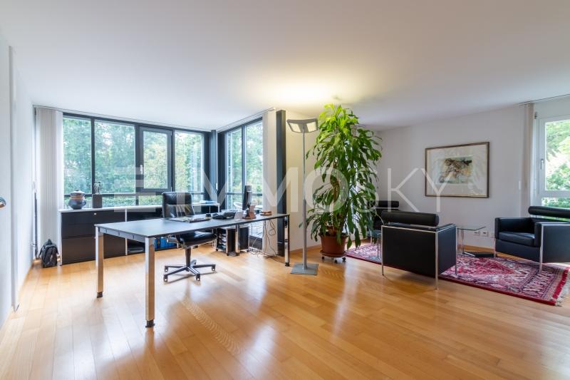 Helles Büro mit Terrasse - 5.5 Zimmer Büro in Jegenstorf