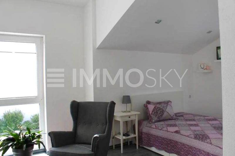 Schlafbereich mit Extra Kleiderzimmer - 