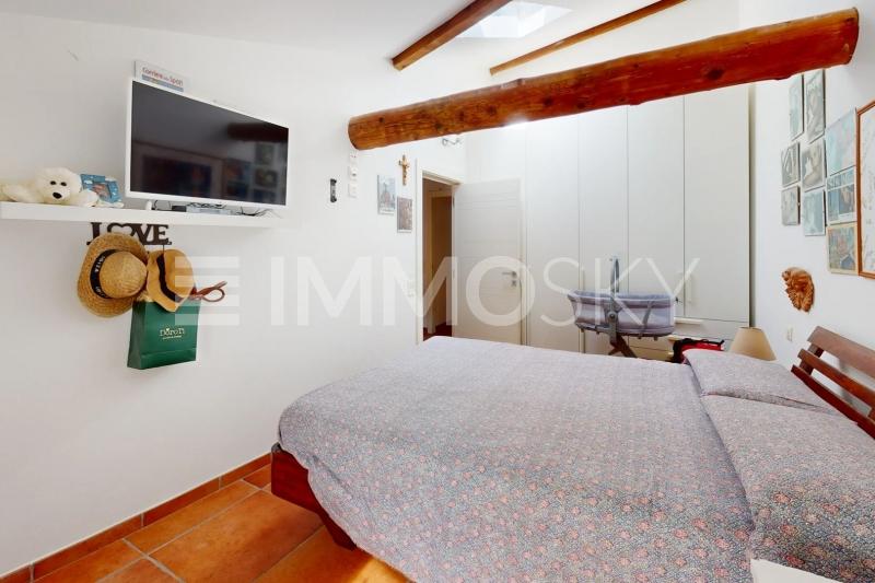 Camera luminosa - 5.5 Zimmer Haus in Melide