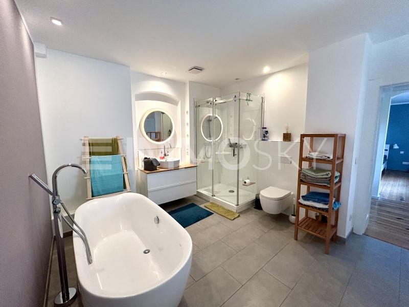 helles Badezimmer - 