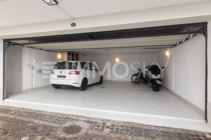 Doppelgarage + Vorplatz für 4 Autos - 10.5 Zimmer Einfamilienhaus in Wolfhalden