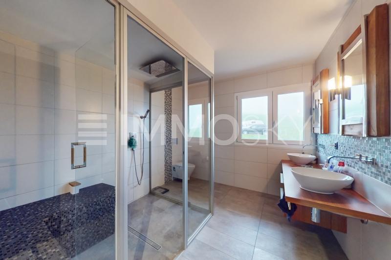 Salle de douche avec hamman, suite principale - 7.5 Zimmer Villa in Pont la Ville