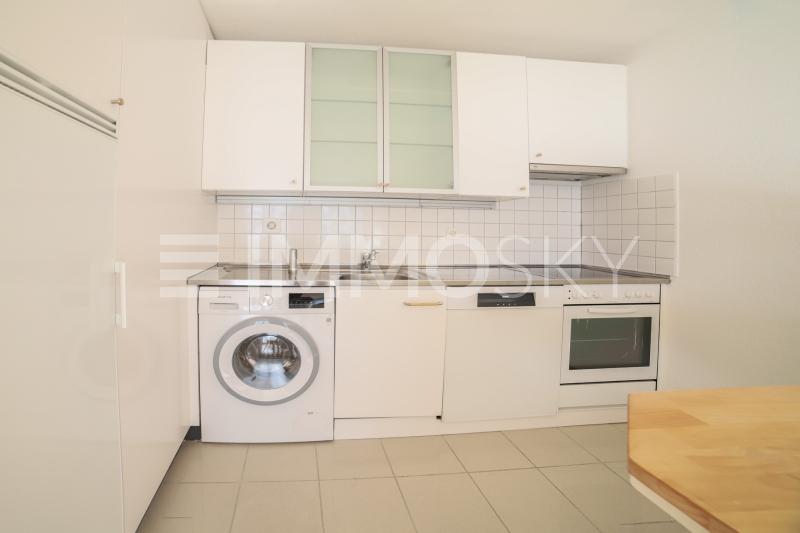 Genügend Stauraum in der Küche - 2.5 Zimmer Etagenwohnung in Rorschacherberg