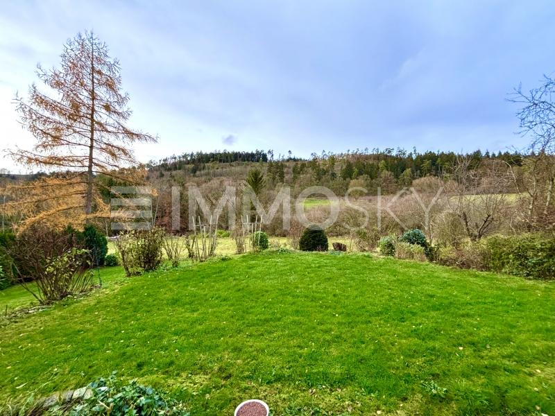 Traumgarten mit Bergsicht - 