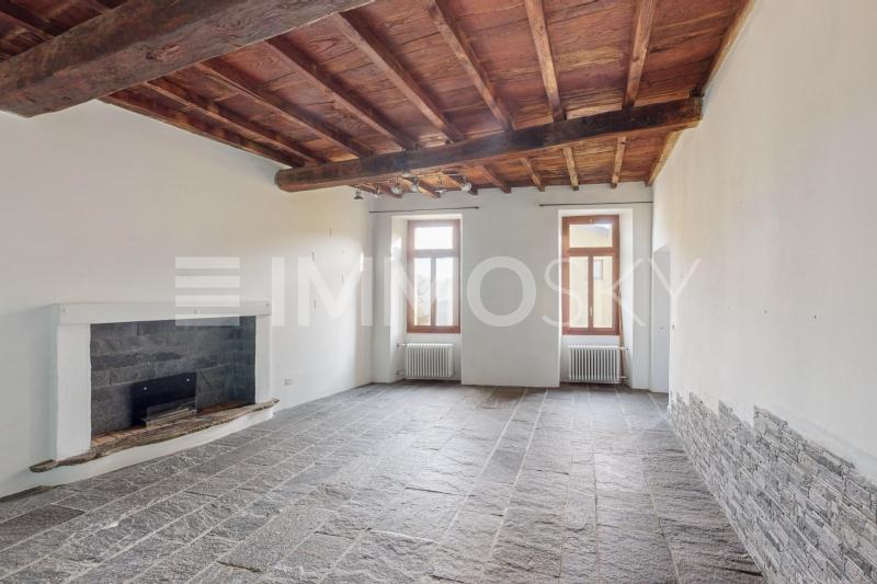 Grande soggiorno o camera - 7.5 rooms House in Vernate