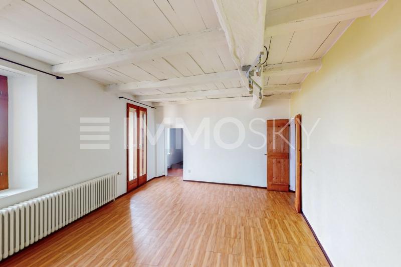 Spaziosa camera - 7.5 rooms House in Vernate