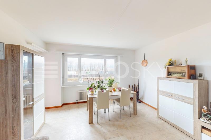 Soggiorno con accesso al balcone - 3.5 stanze Appartamento a Quartino