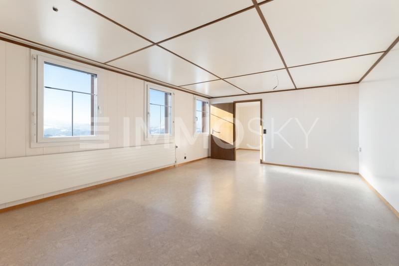 Wohnbereich in der 1. Wohnung - 8.5 Zimmer Haus in Rehetobel