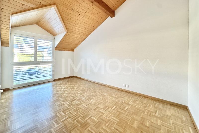 Spacieuse et lumineuse chambre à coucher - 4.5 pièces Appartement en attique a Corcelles NE