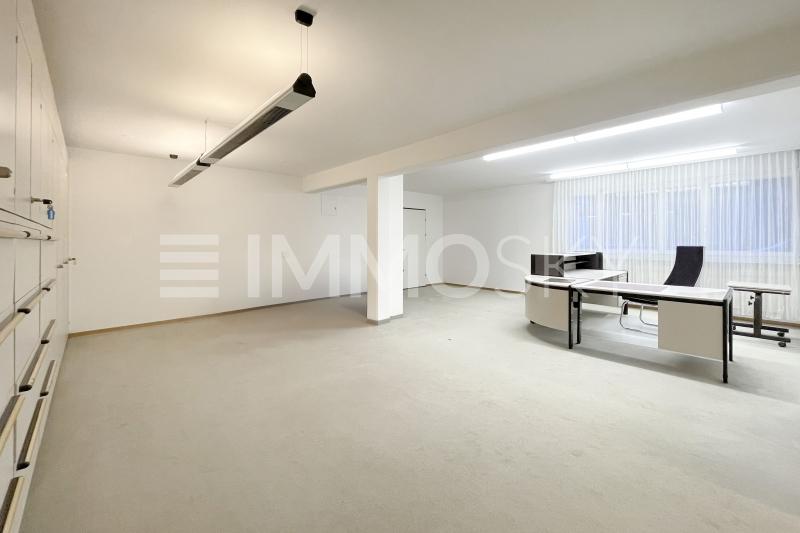 Platz und Stauraum - 2 Zimmer Büro in Tafers