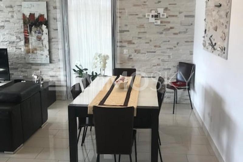 Bellissima zona pranzo - 4.5 stanze Appartamento a Agno