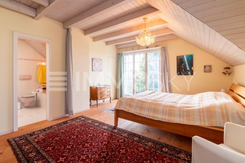 Geräumiges Schlafzimmer - 6.5 pièces Maison individuelle a Giffers