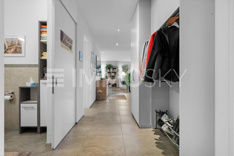 Grosszügiger Eingangsbereich  - 4.5 rooms Flat in Rorschacherberg