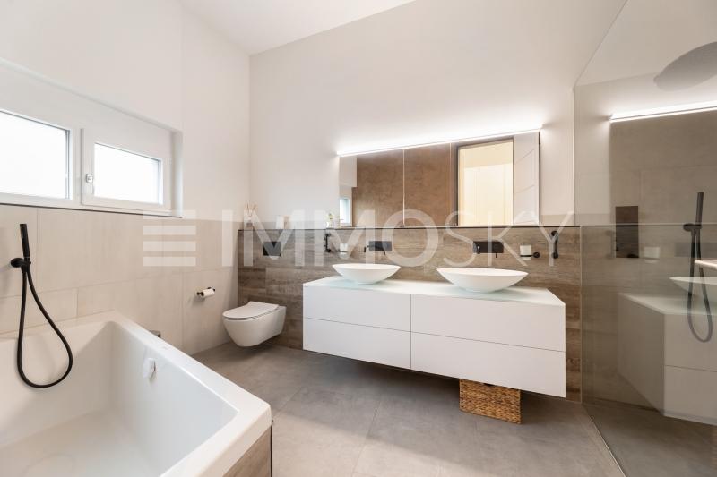 Bad oder Dusche - Sie entscheiden - 7.5 Zimmer Villa in Strengelbach