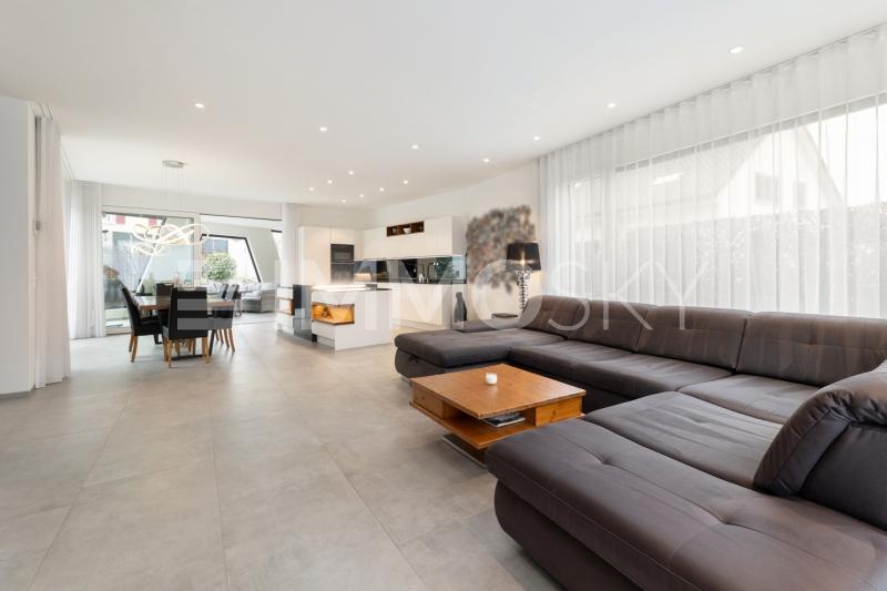 Hell und freundlich - 7.5 Zimmer Villa in Strengelbach