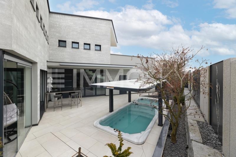 Geniessen Sie den Sommer - 7.5 Zimmer Villa in Strengelbach