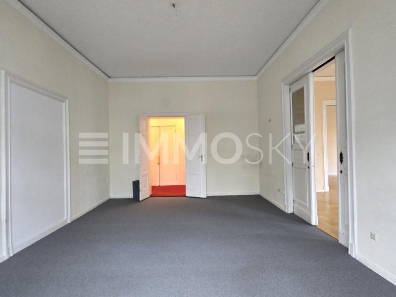 Eingang zur Wohnung mit Empfang - 