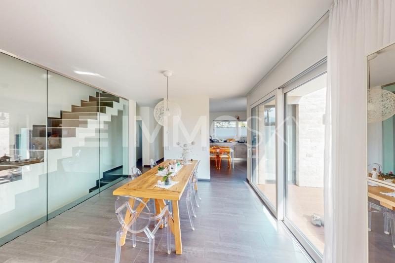 Accesso diretto alla veranda - giardino - 5.5 stanze Casa a schiera angolo a Verscio