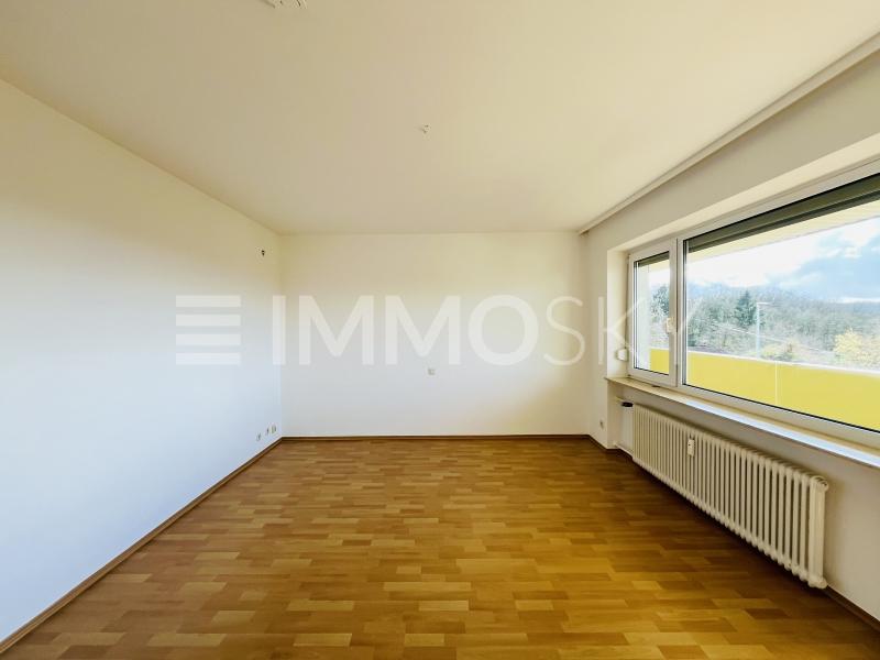 Helles Kinderzimmer - 