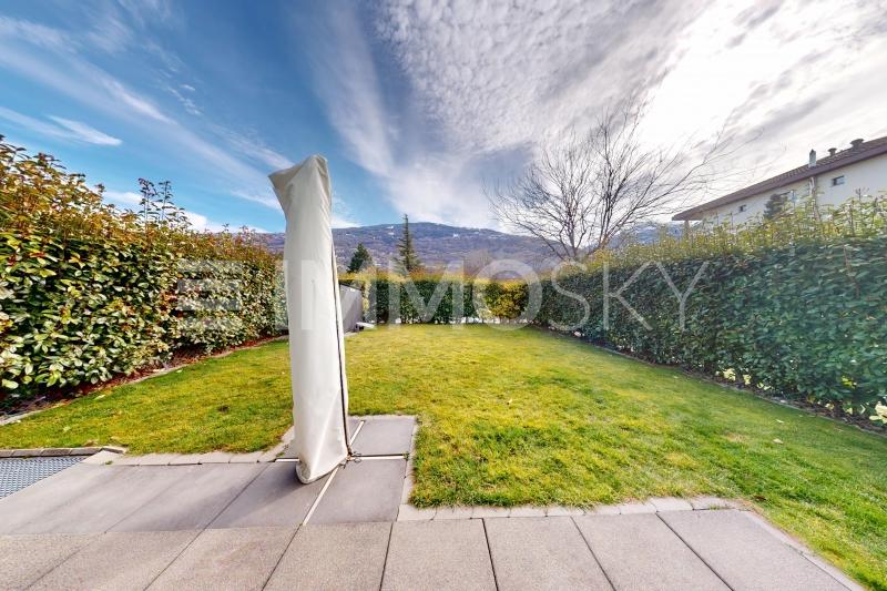 Grand jardin pour y passer le belles journées estivales - 4.5 pièces Appartement en rez-de-chaussée a Sion