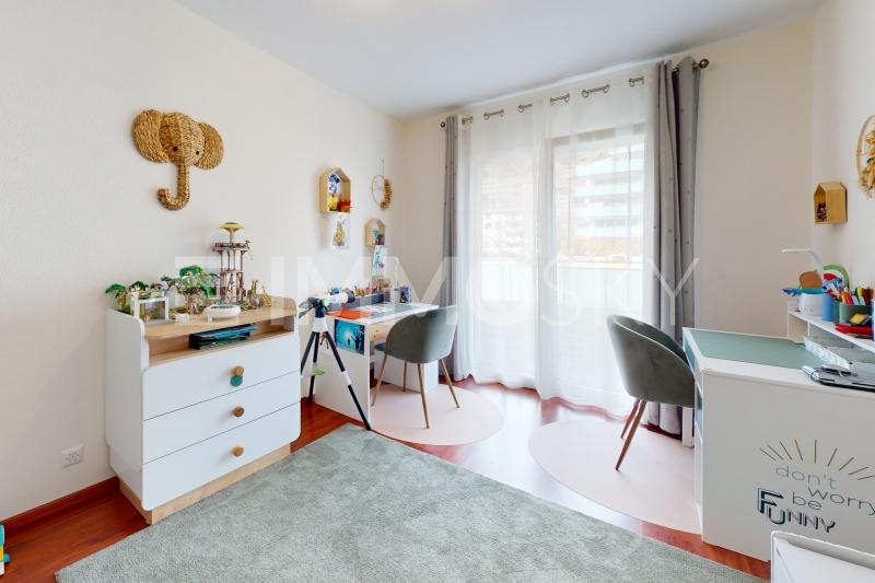 Chambre avec accès à la terrasse - 4.5 Zimmer Gartenwohnung in Sion