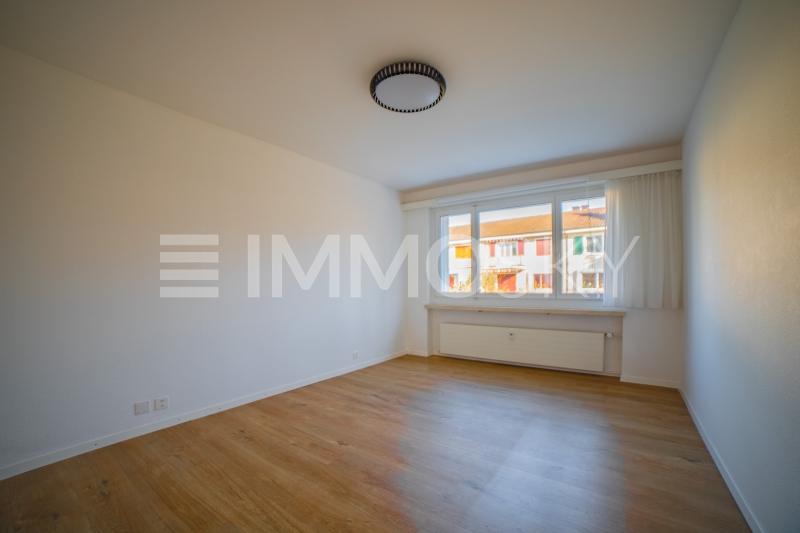 Grosszügiges Schlafzimmer - 3.5 Zimmer Wohnung in Aesch BL