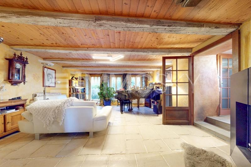 Séjour avec poêle  - 9 pièces Maison individuelle a Curtilles