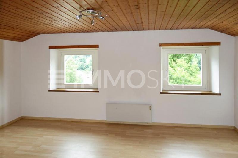 Schlafzimmer 3. OG (vorderer Hausteil) - 20 Zimmer Mehrfamilienhaus in Schwanden GL
