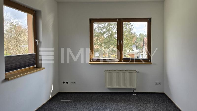 Helles Kinderzimmer - 