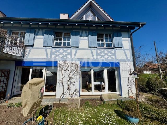 Exklusives Wohnwunder mit Alpenpanorama - 7.5 pièces Maison bifamiliale a Engwilen