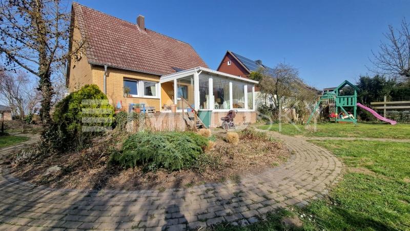 Ansicht Hinten mit Wintergarten - 