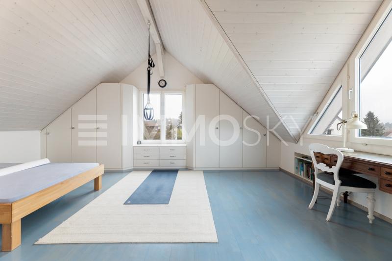 Gästezimmer im Obergeschoss - 7.5 pièces Maison bifamiliale a Engwilen