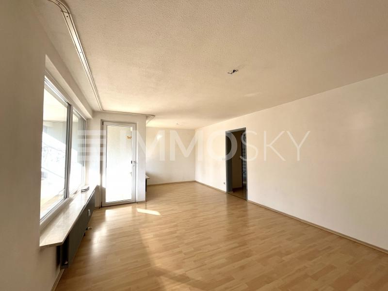 Lichtdurchflutetes Wohnzimmer - 