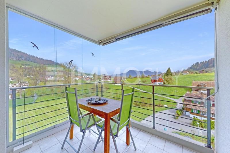 Wundervolle Landschaft geniessen - 4.5 Zimmer Etagenwohnung in Obernau