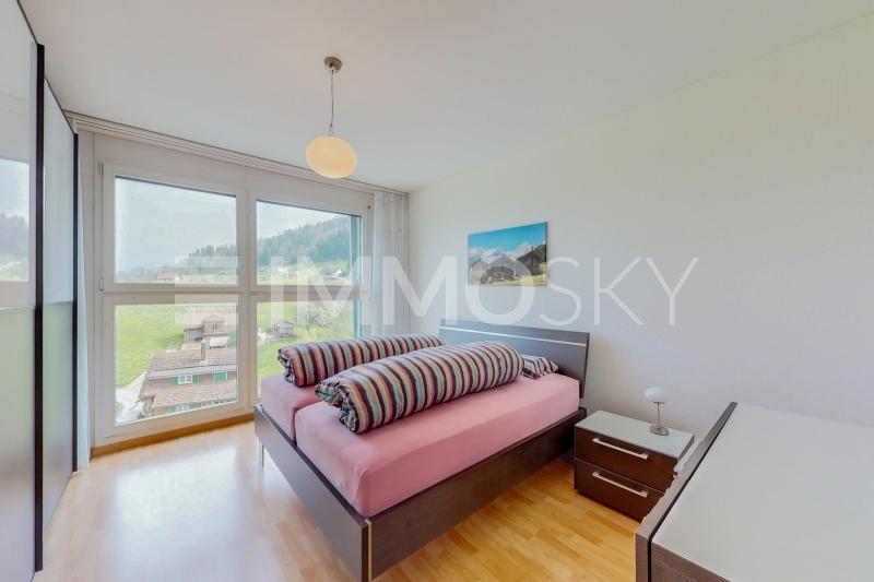 Schlafvergnügen mit Aussicht - 4.5 Zimmer Etagenwohnung in Obernau