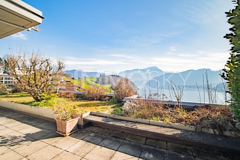 Behalten Sie den Überblick - 4.5 Zimmer Terrassenwohnung in Horw