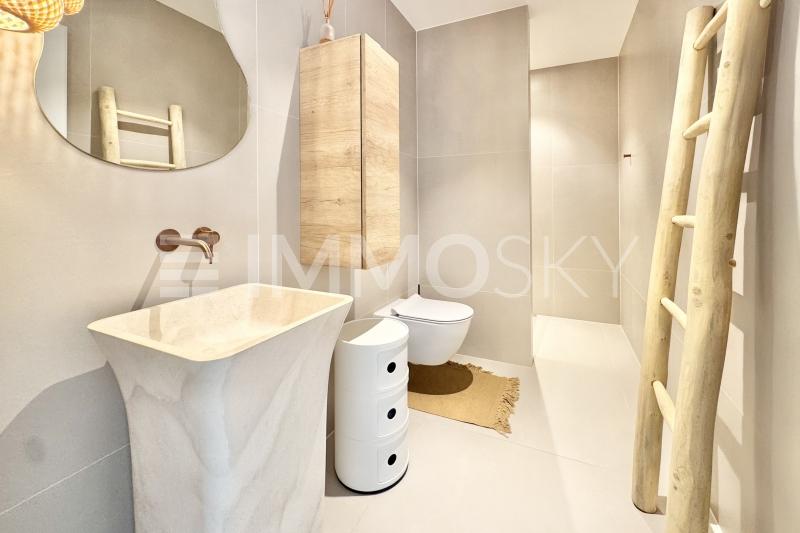 Salle d eau élégante  - 5.5 pièces Appartement en rez-de-chaussée a Twann Tüscherz
