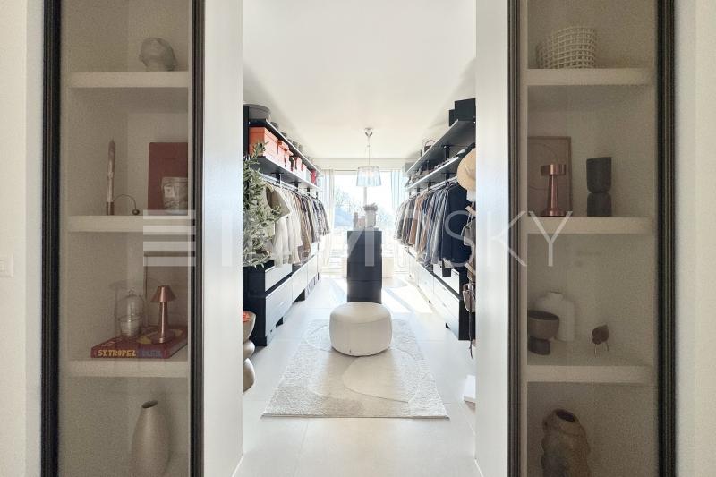 Dressing double sur mesure - 5.5 pièces Appartement en rez-de-chaussée a Twann Tüscherz