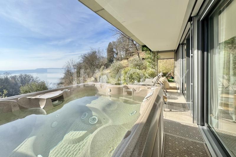 Terrasse avec jacuzzi - 5.5 pièces Appartement en rez-de-chaussée a Twann Tüscherz