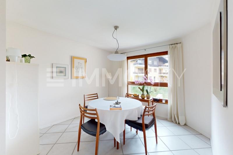 Salle à manger conviviale - 4.5 pièces Appartement a Savièse