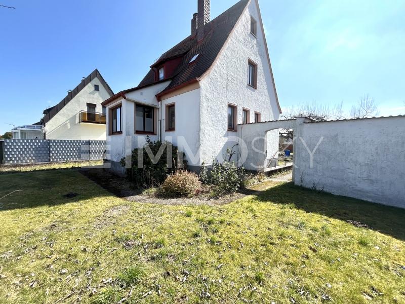 Haus mit Vorgarten - 