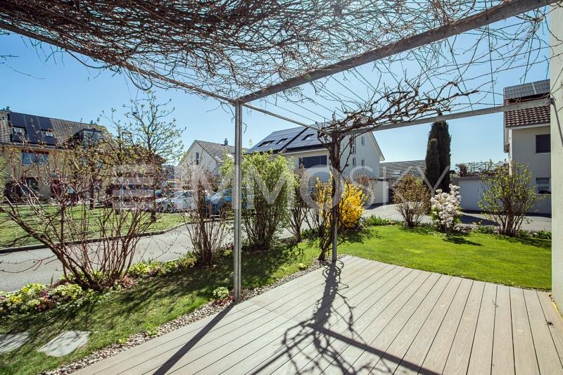 Für den Sommer zuhause - 6.5 Zimmer Doppeleinfamilienhaus in Strengelbach
