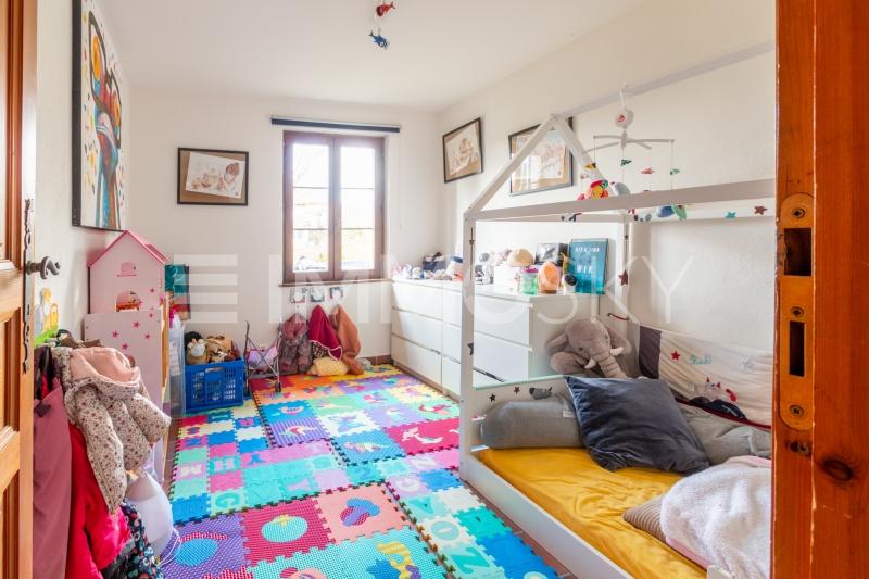 Kinderzimmer oder Büro - 4.5 Zimmer Gartenwohnung in Albligen