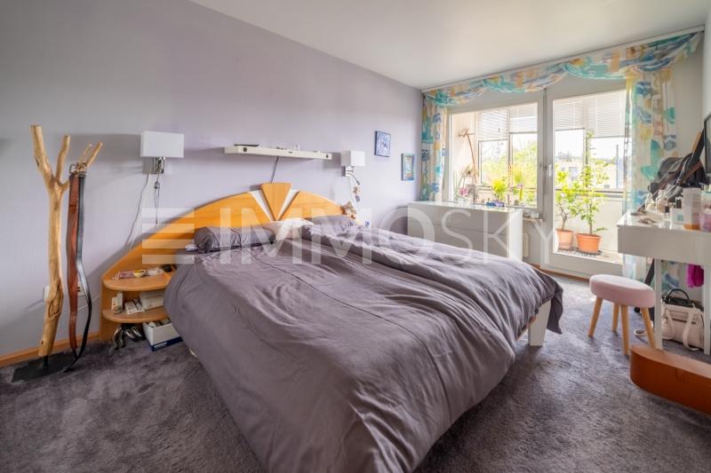 Schlafzimmer mit Frischluftbonus - 6.5 Zimmer Reihenmittelhaus in Reinach BL