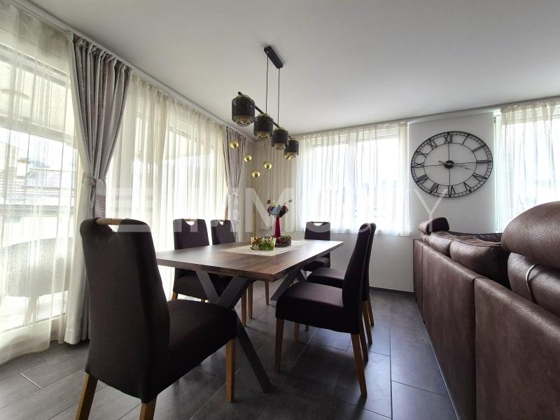 Gastfreundliches Esszimmer  - 3.5 pièces Appartement a Schattdorf