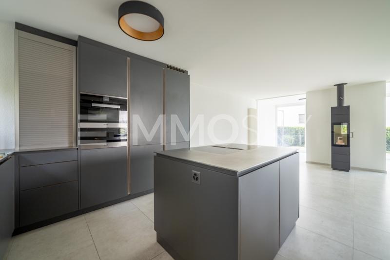 Moderne und hochwertige Küche - 4.5 Zimmer Reiheneckhaus in Binningen