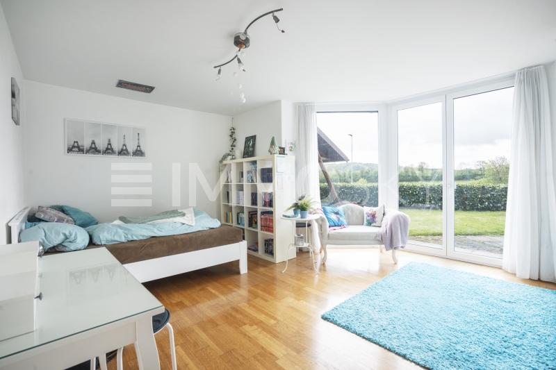 Zimmer im UG mit Zugang zum Garten - 5.5 Zimmer Haus in Remigen