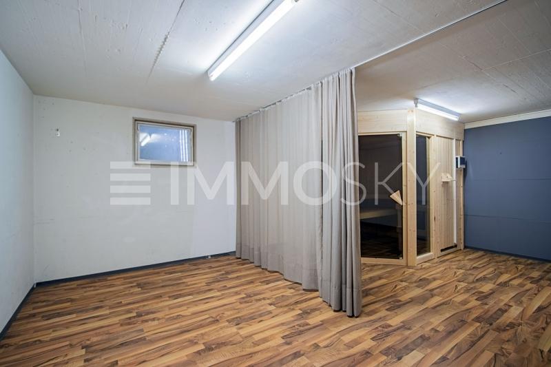 Hobby und Wellness - 6.5 Zimmer Doppeleinfamilienhaus in Strengelbach